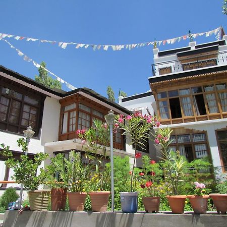 Ashoka Ladakh Hotell Leh Exteriör bild