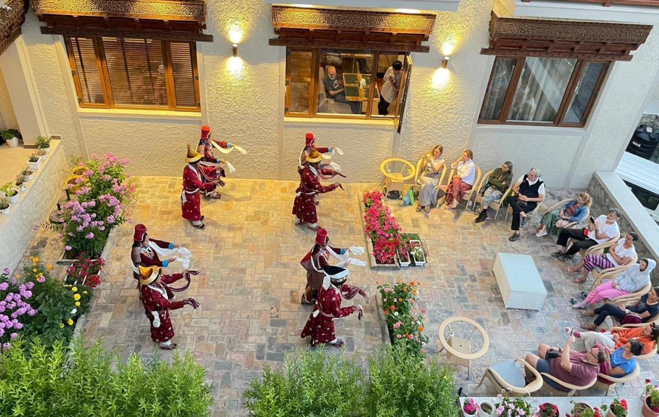 Ashoka Ladakh Hotell Leh Exteriör bild
